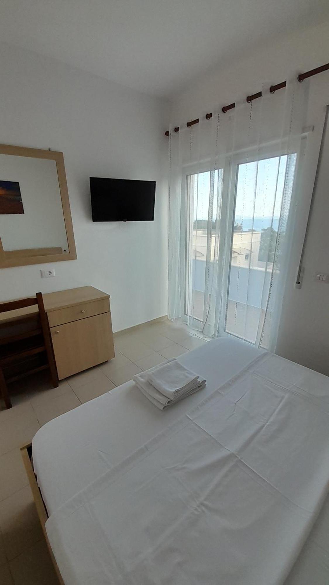 Elite 2 Kosta Hotel Dhërmi Kültér fotó