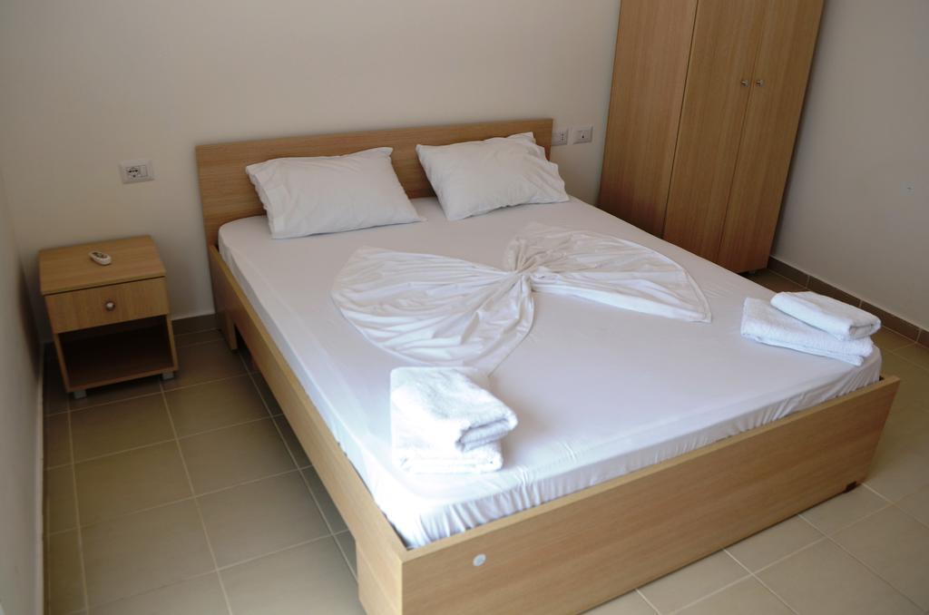 Elite 2 Kosta Hotel Dhërmi Kültér fotó